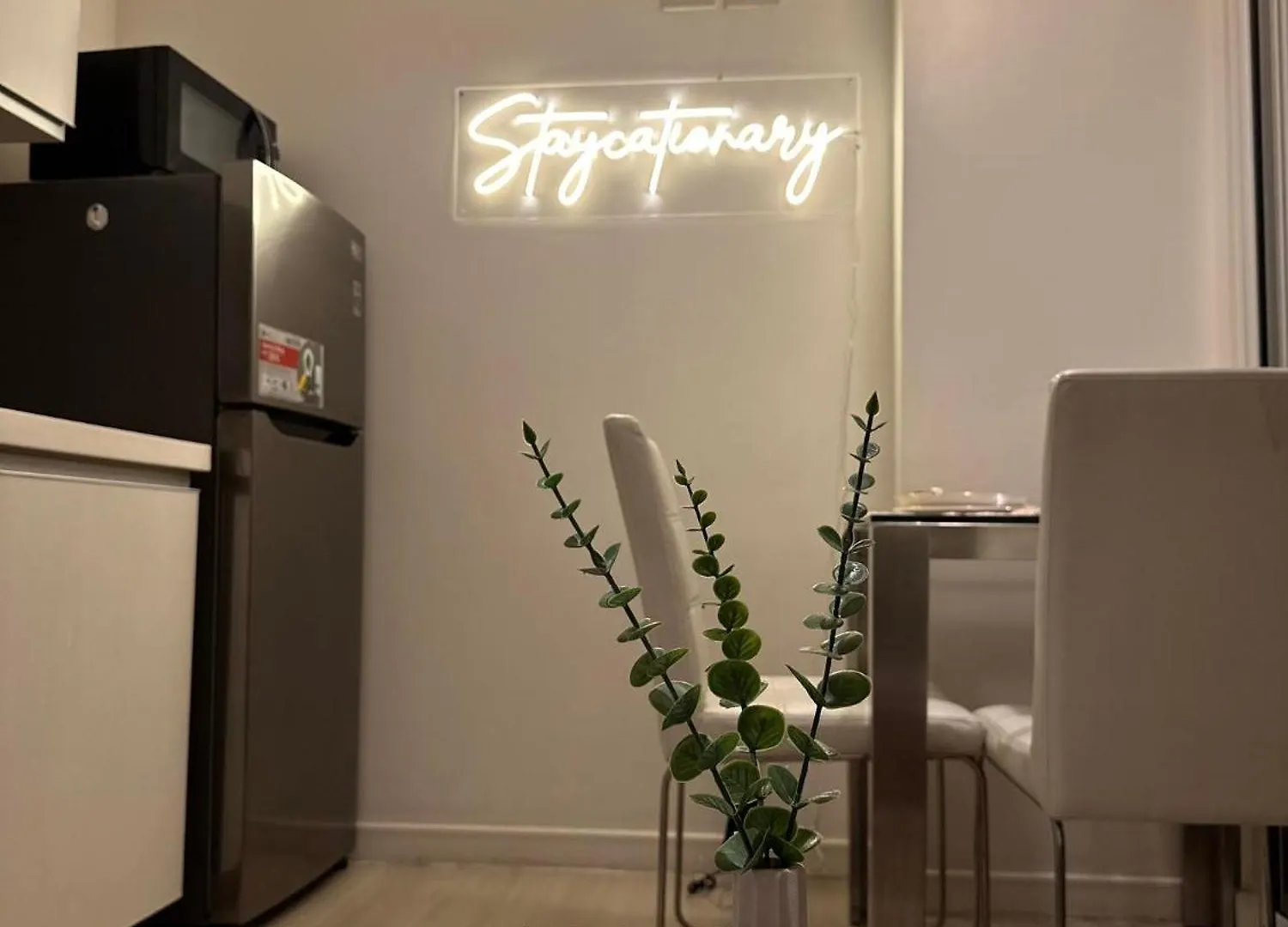 Azure Urban Resort Residences - Staycationary Miami 1210 Paranaque City