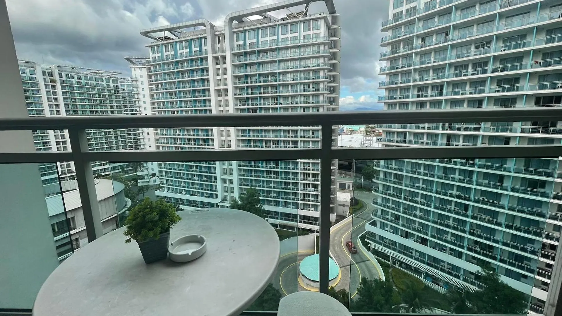 Azure Urban Resort Residences - Staycationary Miami 1210 Paranaque City Philippines