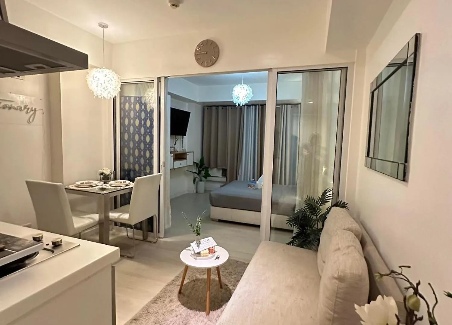 Azure Urban Resort Residences - Staycationary Miami 1210 Paranaque City