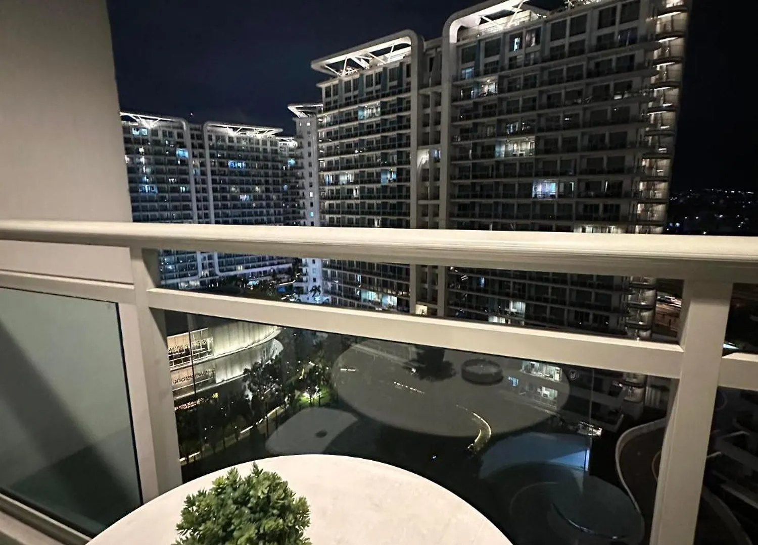 Azure Urban Resort Residences - Staycationary Miami 1210 Paranaque City