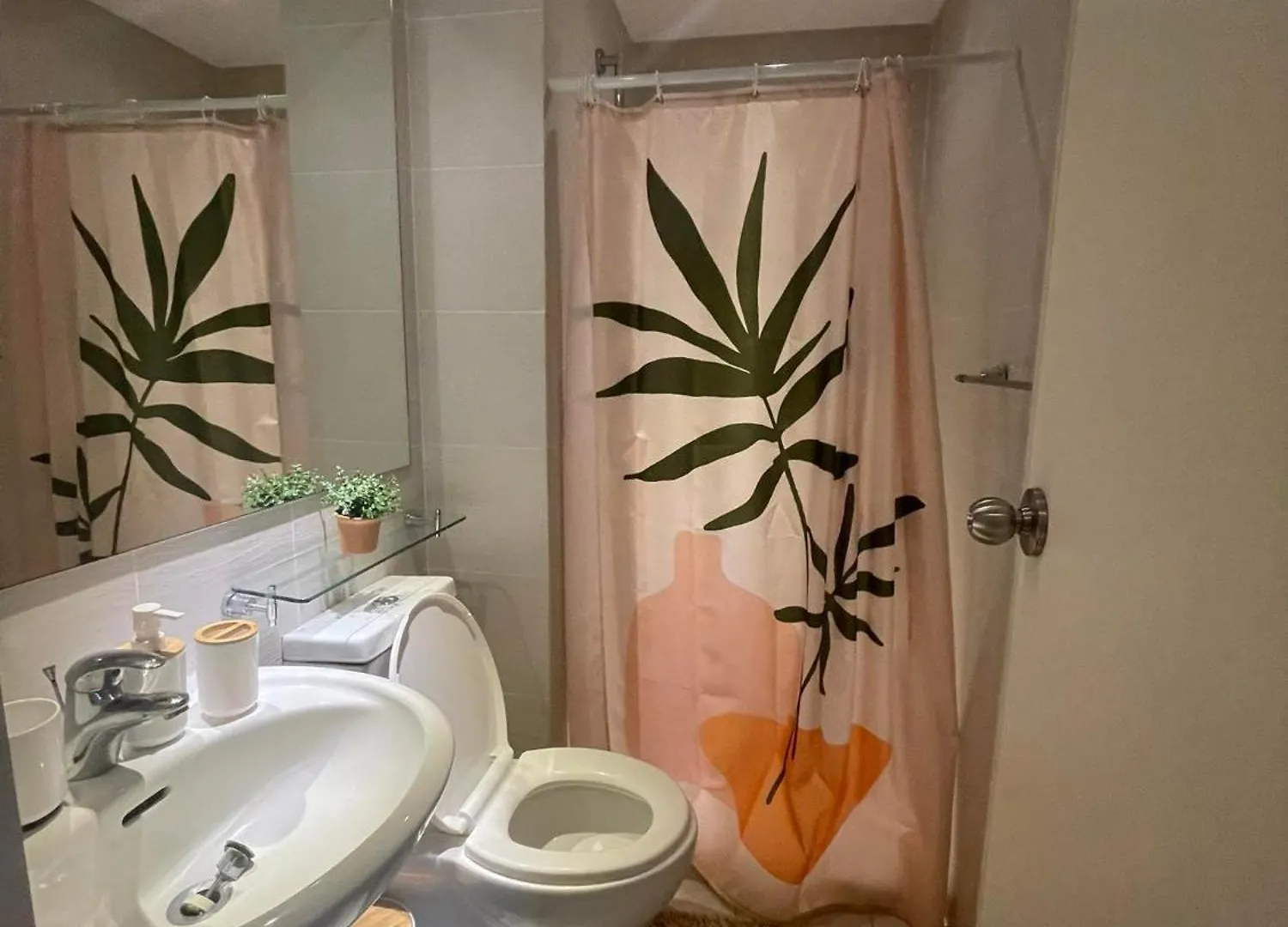 Azure Urban Resort Residences - Staycationary Miami 1210 Paranaque City